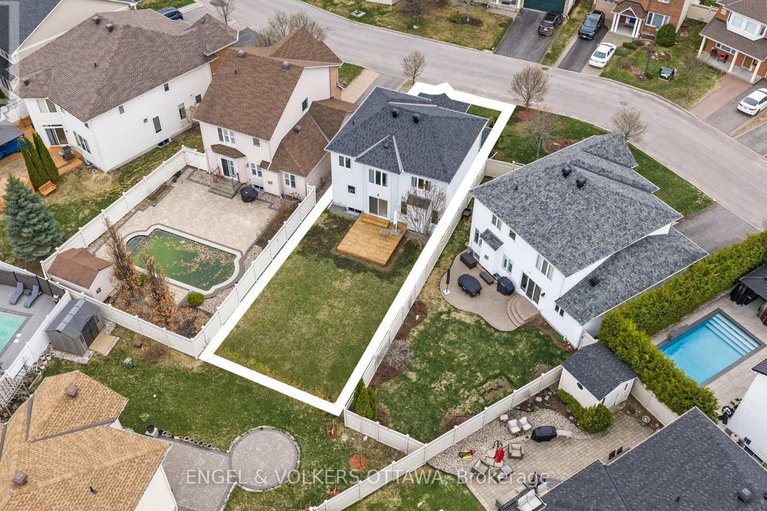 29677926/310-sarabella-street/avalon-east/ottawa/ontario/K4A0A3_31