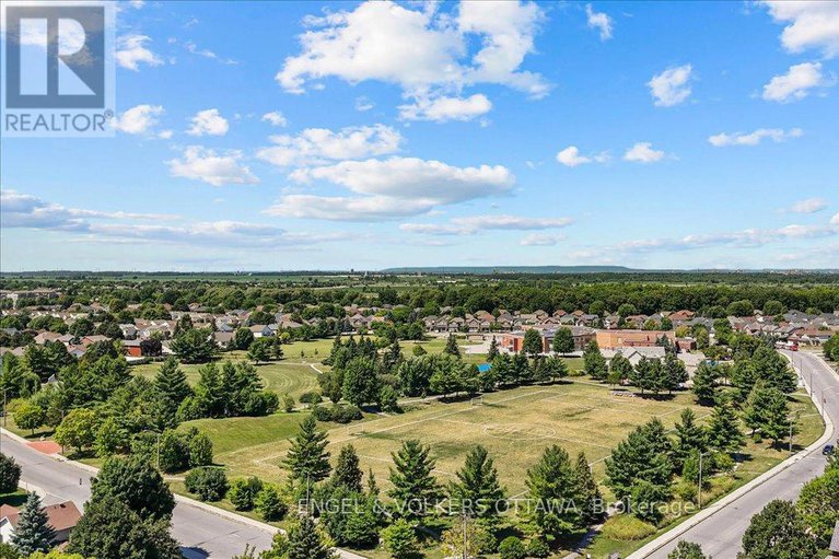 28652467/107-redpath-drive/pheasant-run/ottawa/ontario/K2G6K4_42