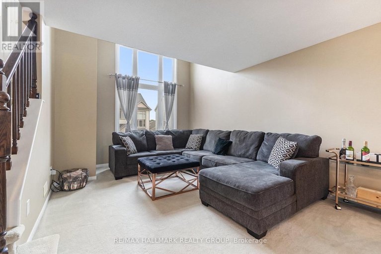28568194/327-galston-private/mer-bleuebradley-estatesanderson-park/ottawa/ontario/K1W0G3_5