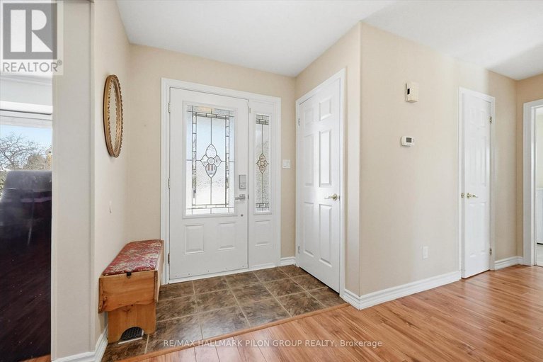 29402529/1354-mountainside-crescent/bilberry-creekqueenswood-heights/ottawa/ontario/K1E3G5_14