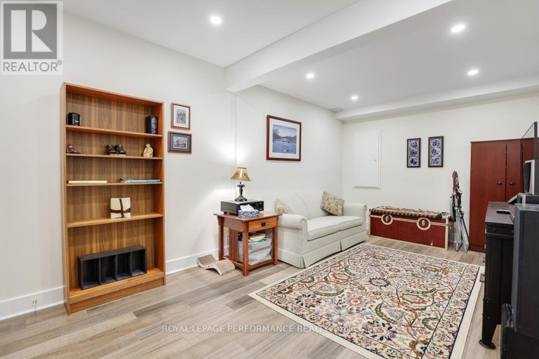 29039547/695-richmond-road/woodroffe/ottawa/ontario/K2A0G6_34