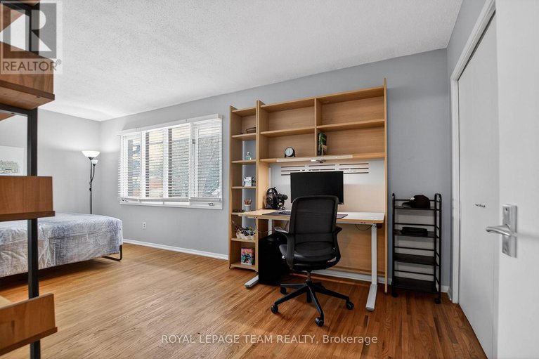 29372454/18-pentland-crescent/beaverbrook/ottawa/ontario/K2K1V5_32