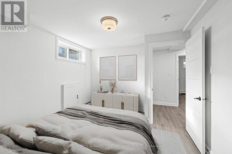 29157123/351-amiens-street/bilberry-creekqueenswood-heights/ottawa/ontario/K1E1P1_32