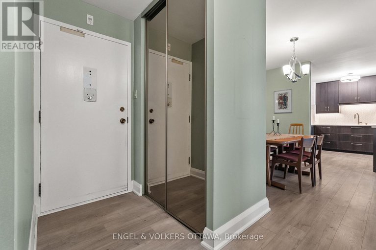 28939396/1006-2951-riverside-drive/mooneys-bayriverside-park/ottawa/ontario/K1V8W6_6