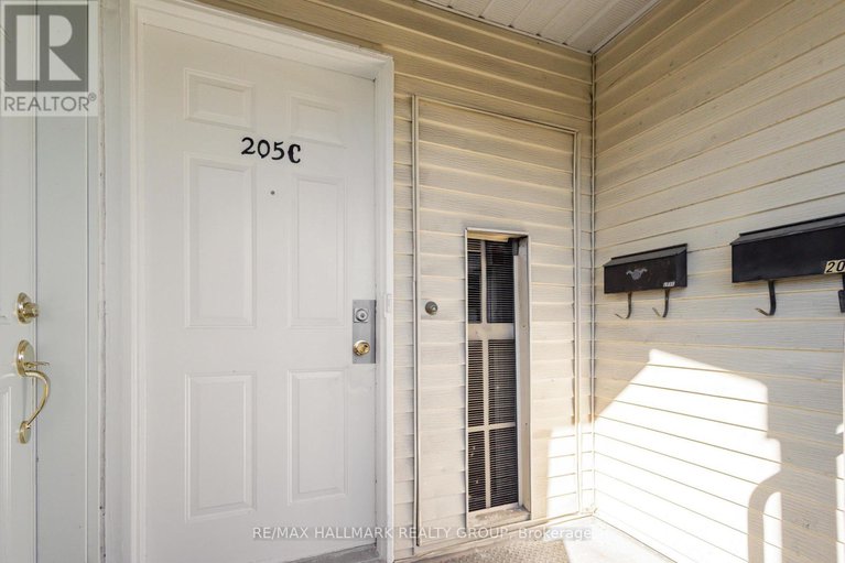 28956688/c-205-woodfield-drive/tanglewood/ottawa/ontario/K2G4P2_3