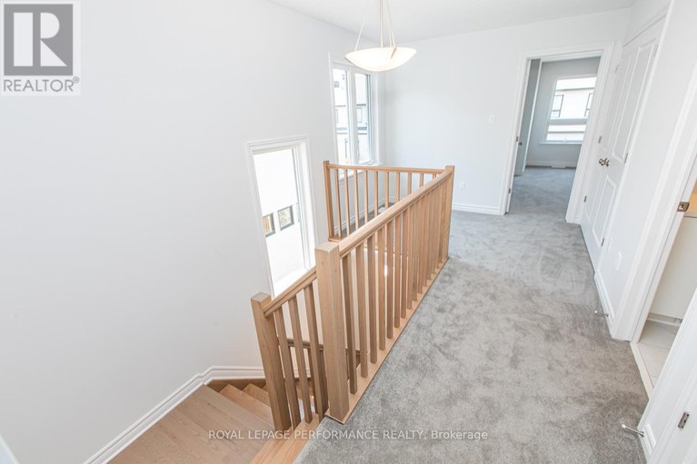 29649024/635-cordelette-circle/mer-bleuebradley-estatesanderson-park/ottawa/ontario/K1W0P2_39