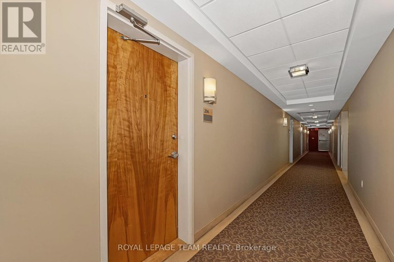 29030481/206-14-norice-street/meadowlandscrestview/ottawa/ontario/K2G2X4_4