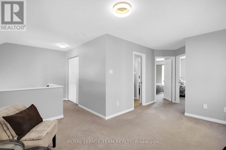 28988068/334-wiffen-private/westcliffe-estates/ottawa/ontario/K2H1G3_43