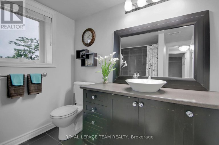 28933117/2-565-stonefield-private/barrhaven-east/ottawa/ontario/K2G4R4_21