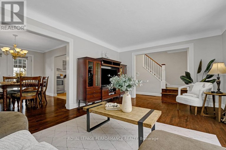 29432301/532-alesther-street/overbrookcastle-heights/ottawa/ontario/K1K1J3_17