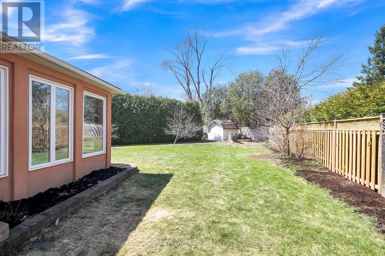 28224852/19-campfield-court/pineglencountry-place/ottawa/ontario/K2E7X8_48