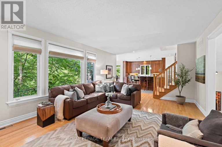 28608348/387-ridgeside-farm-drive/kanata-north-west/ottawa/ontario/K2W1H3_11