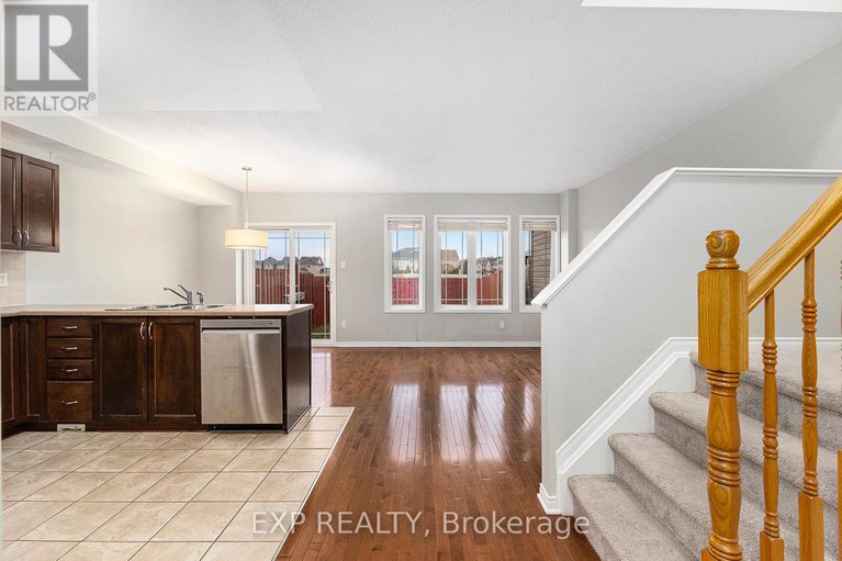 29081107/526-pepperville-crescent/emerald-meadowstrailwest/ottawa/ontario/K2M0E5_6