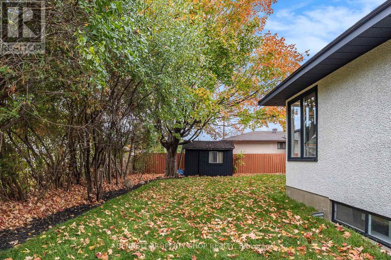 28988250/1327-avenue-s-avenue/eastway-gardensindustrial-park/ottawa/ontario/K1G0C4_16