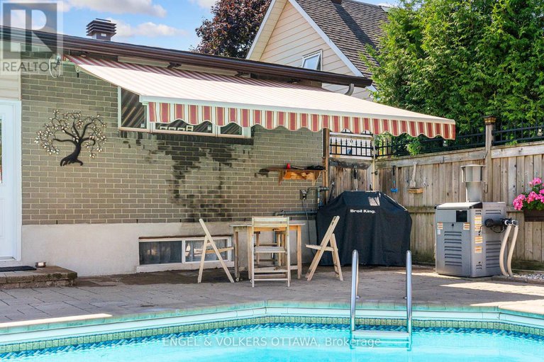 28957862/16-benson-street/borden-farmstewart-farmcarleton-heightsparkwood-hills/ottawa/ontario/K2E5J5_46