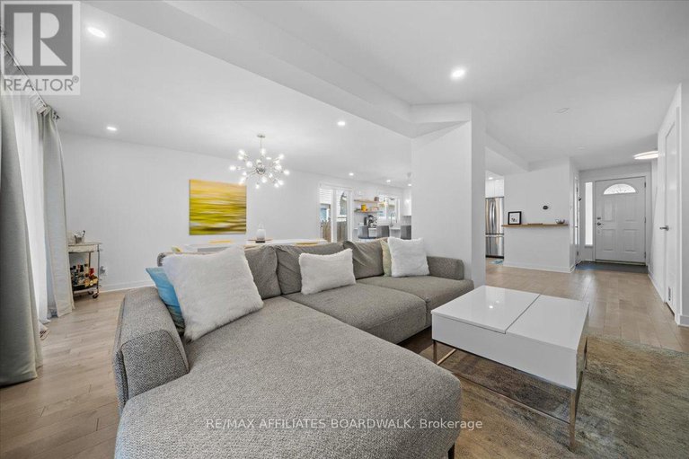 28416743/423-viewmount-drive/borden-farmstewart-farmcarleton-heightsparkwood-hills/ottawa/ontario/K2E7P1_14