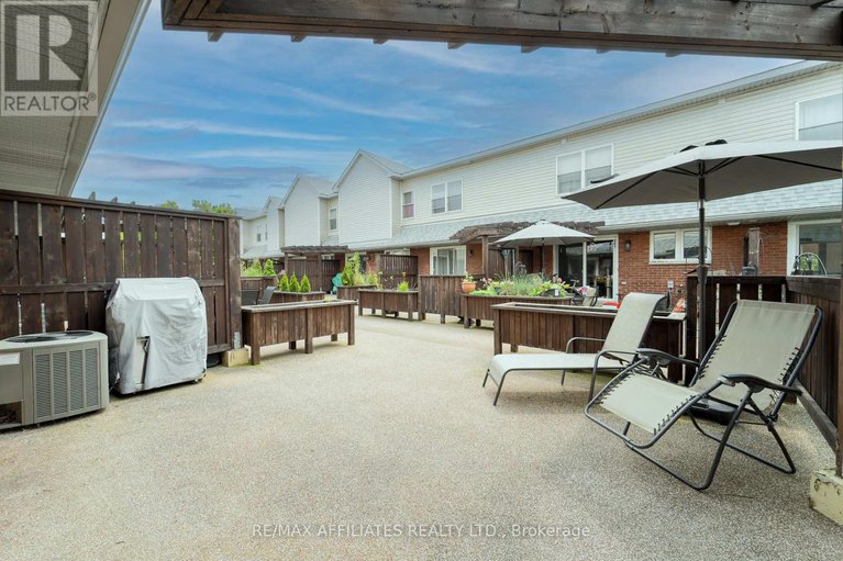 28581367/243-monterey-drive/leslie-park/ottawa/ontario/K2H7B1_28