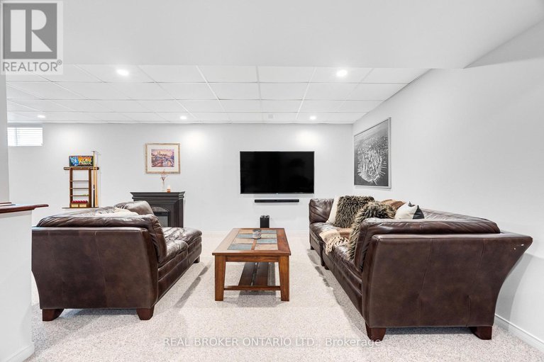 29380188/4-totteridge-avenue/longfields/ottawa/ontario/K2J5G2_37