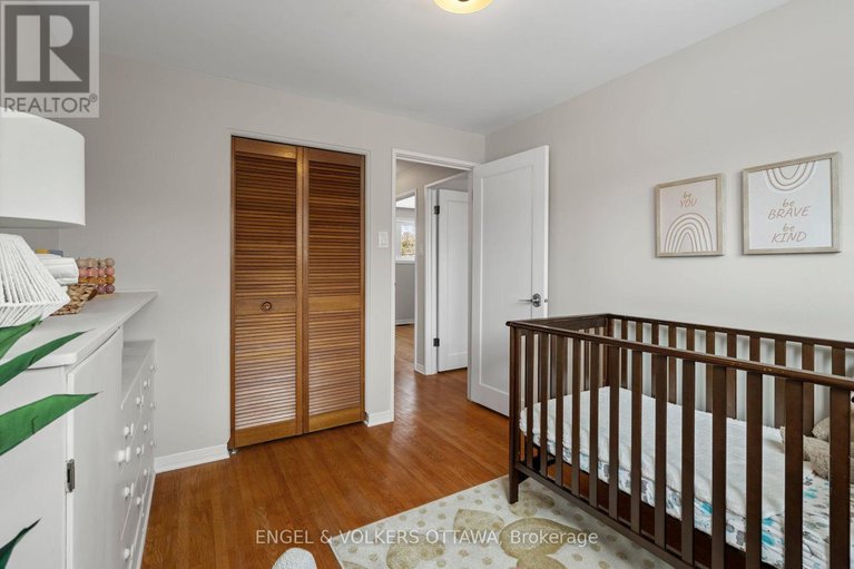 29579181/2125-valley-drive/elmvale-acresurbandale/ottawa/ontario/K1G2P6_21