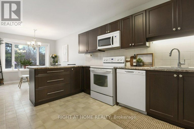 29607390/57-chester-crescent/on-the-green/ottawa/ontario/K2J2J6_17