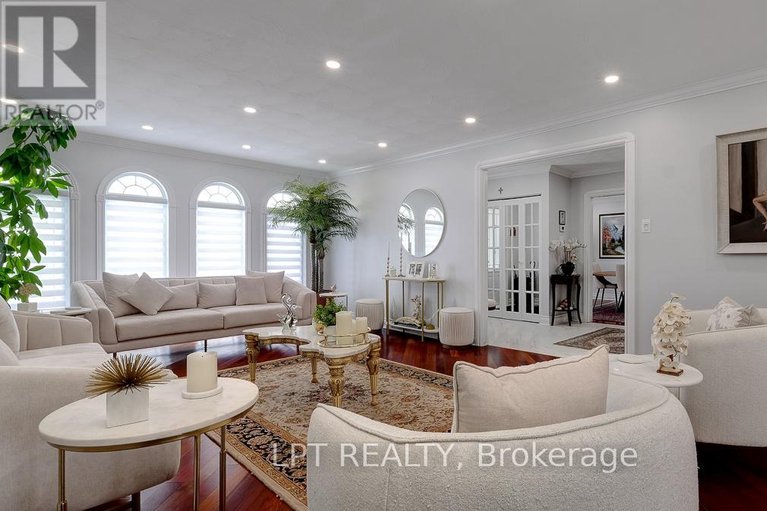 29603325/624-pleasant-park-road/playfair-park/ottawa/ontario/K1H5N5_8