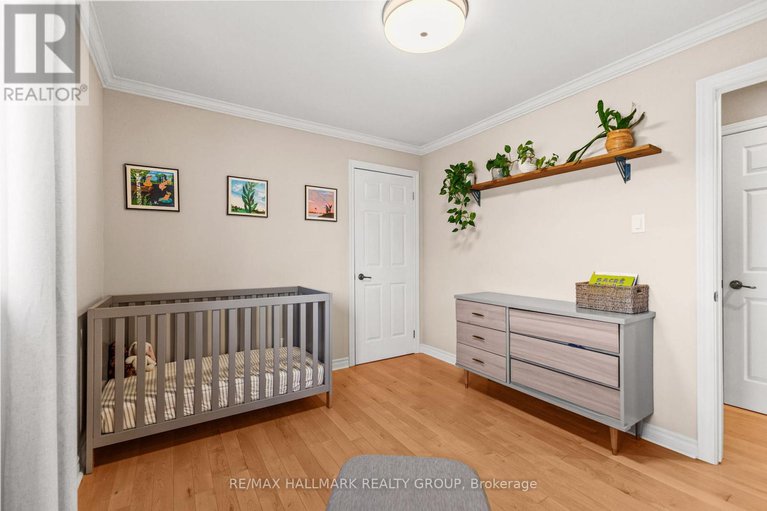 29050098/2605-pierrette-drive/cumberland-estates/ottawa/ontario/K4C1B6_25