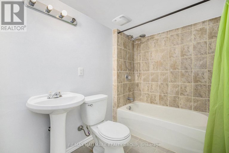 28429150/548-paul-metivier-drive/strandherd/ottawa/ontario/K2J0M9_26