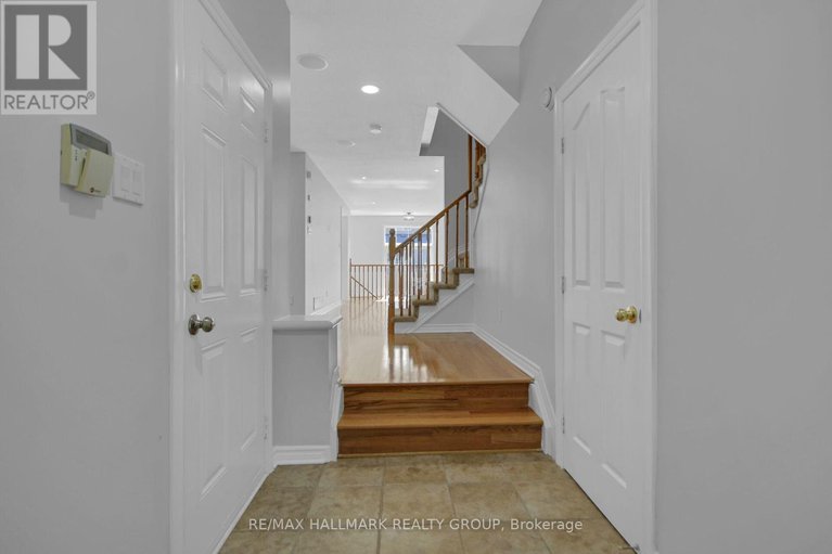 28731466/198-tandalee-crescent/emerald-meadowstrailwest/ottawa/ontario/K2M0A2_5