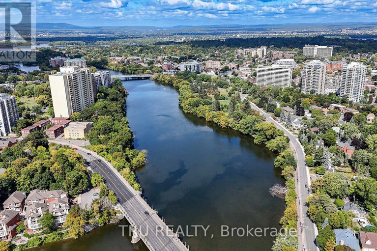 28892803/381-north-river-road/vanier/ottawa/ontario/K1L8C3_42