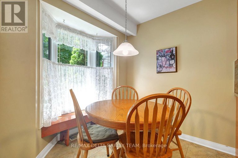 28636834/6383-st-louis-drive/hiawatha-parkconvent-glen/ottawa/ontario/K1C2X9_22