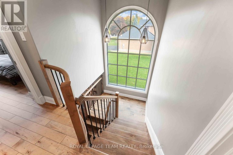 29060965/1466-rhea-place/cedardale/ottawa/ontario/K1V1H1_23