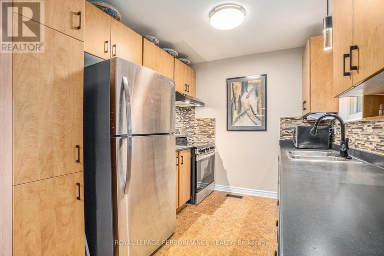 28743893/1-wedgewood-crescent/blackburn-hamlet/ottawa/ontario/K1B4B9_12