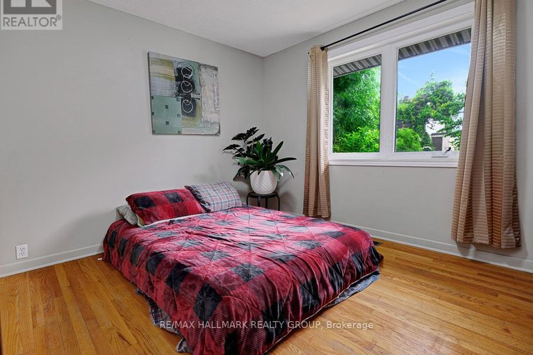 28460164/31-hilliard-avenue/city-viewskylinefisher-heightsparkwood-hills/ottawa/ontario/K2E6B9_28