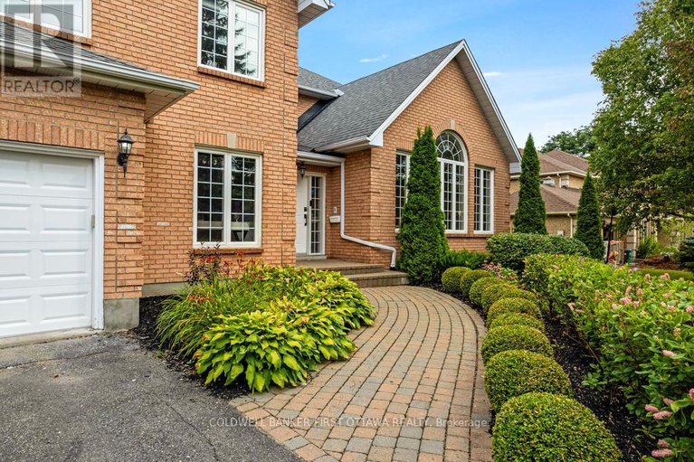 27833731/5525-pettapiece-crescent/manotick-village-manotick-estates/ottawa/ontario/K4M1C6_5