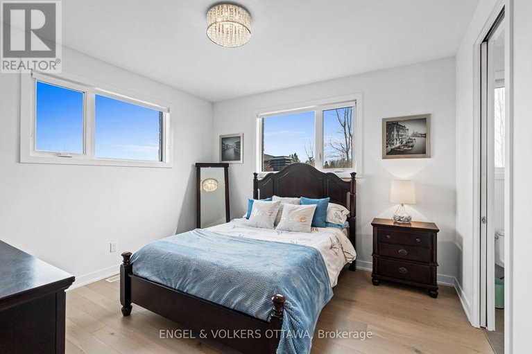 28249297/532-leimerk-court/manotick-village-manotick-estates/ottawa/ontario/K4M0E3_31