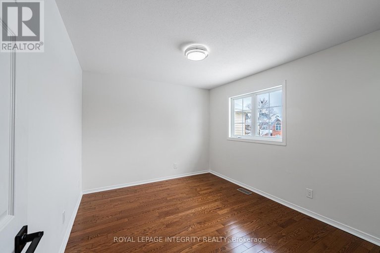 29486771/559-arc-en-ciel-street/fallingbrookgardenway-south/ottawa/ontario/K4A3J1_33
