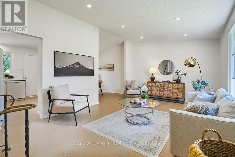 28490923/77-seabrooke-drive/glencairnhazeldean/ottawa/ontario/K2L2K4_5