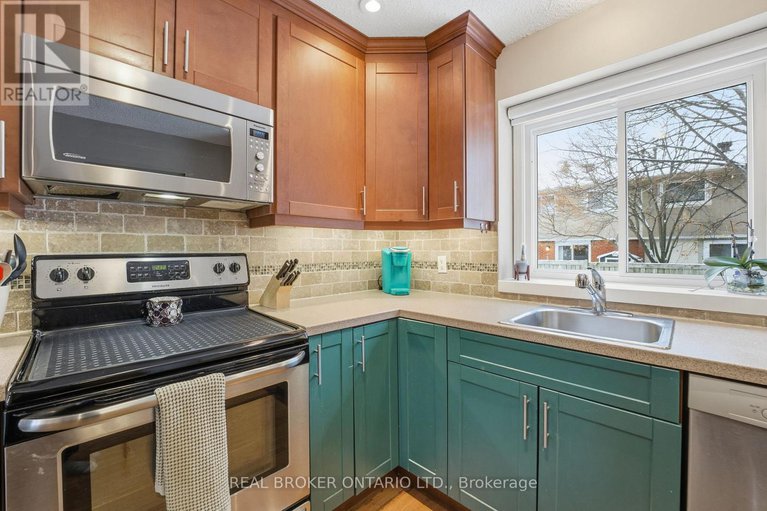 29179274/b-3895-old-richmond-road/arbeatha-park/ottawa/ontario/K2H8T8_12