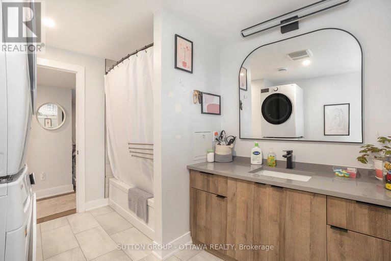 29017811/1299-brookline-avenue/ellwood/ottawa/ontario/K1V6S4_29