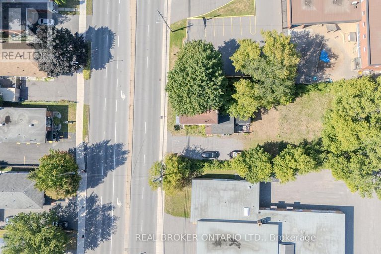 28781771/713-st-laurent-boulevard/castle-heightsrideau-high/ottawa/ontario/K1K3A6_12