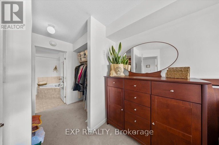 29633379/307-1931-st-joseph-boulevard/convent-glen-south/ottawa/ontario/K1C0A3_21