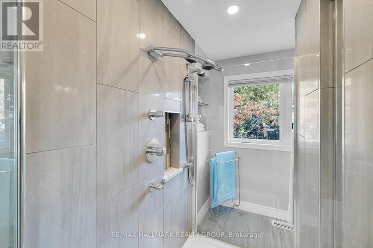 28989053/118-queensline-drive/bruce-farmgraham-parkqualicumbellands/ottawa/ontario/K2H7J5_27