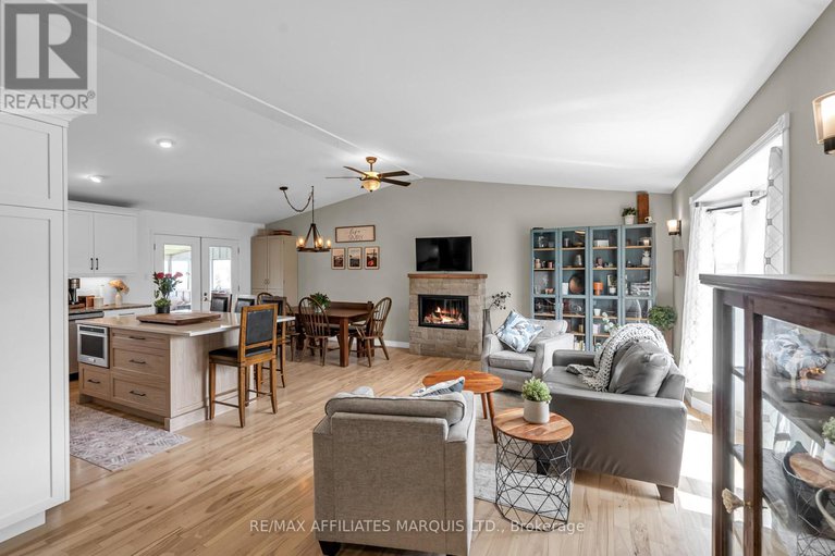 28797295/4239-county-rd-11-road/south-stormont-osnabruck-twp/south-stormont/ontario/K7R3L2_5