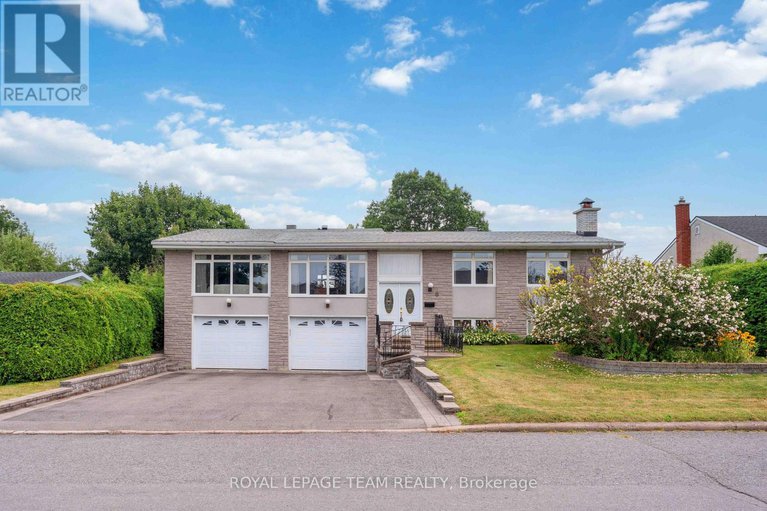 28701491/8-oakwood-avenue/city-viewskylinefisher-heightsparkwood-hills/ottawa/ontario/K2E6A5_1