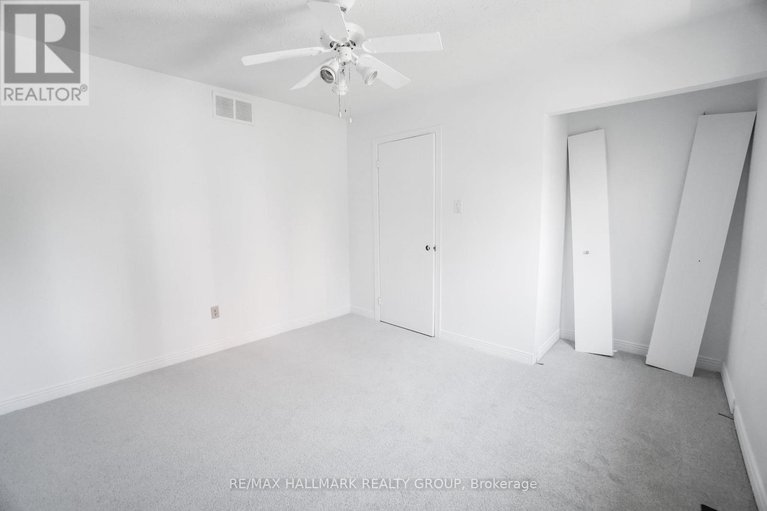 28925321/1020-grenon-avenue/fairfield-heights/ottawa/ontario/K2B8L8_32