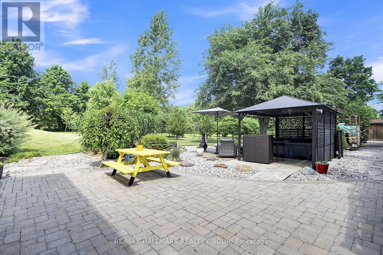 28543028/6942-gallagher-road/rideau-twp-s-of-reg-rd-6-w-of-mccordick-rd/ottawa/ontario/K0A2T0_18