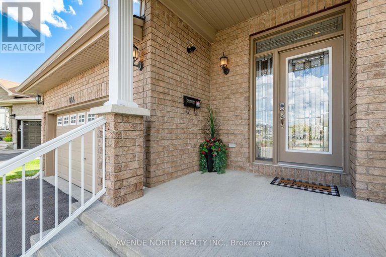 29331804/184-felicity-crescent/mer-bleuebradley-estatesanderson-park/ottawa/ontario/K1W0C2_2