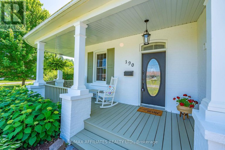 28529671/190-poole-street/mcnabbraeside-twps/mcnabbraeside/ontario/K7S1J2_4