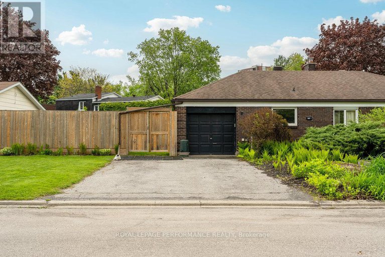27687403/1932-marquis-avenue/ottawa/ontario/K1J8J2_2