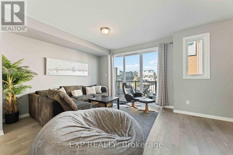 29115786/829-mikinak-road/cfb-rockcliffe-and-area/ottawa/ontario/K1K4Z9_17